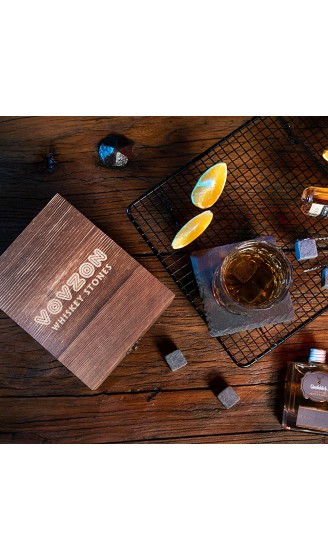 Whiskey Steine mit Glas Geschenkset für Männer 4 Whisky Scotch Bourbon Chilling Steine 1 Whiskey Glas in Holzbox Weihnachten Vatertag Geburtstag Geschenk für Vater Papa Freund - B0814BPP8FQ